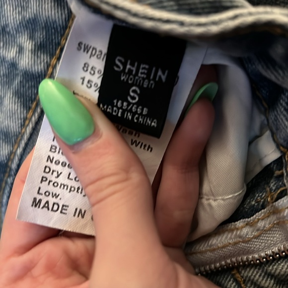 Blue Jeans - Picture 2 of 2